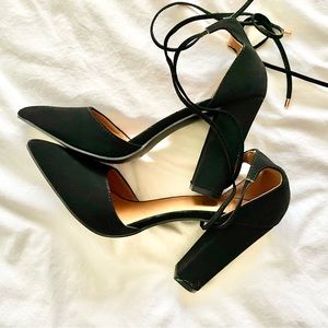 FOREVER 21 Women's Size 7.5 Black Faux Suede Point Toe Lace-Up Block Heels Pumps